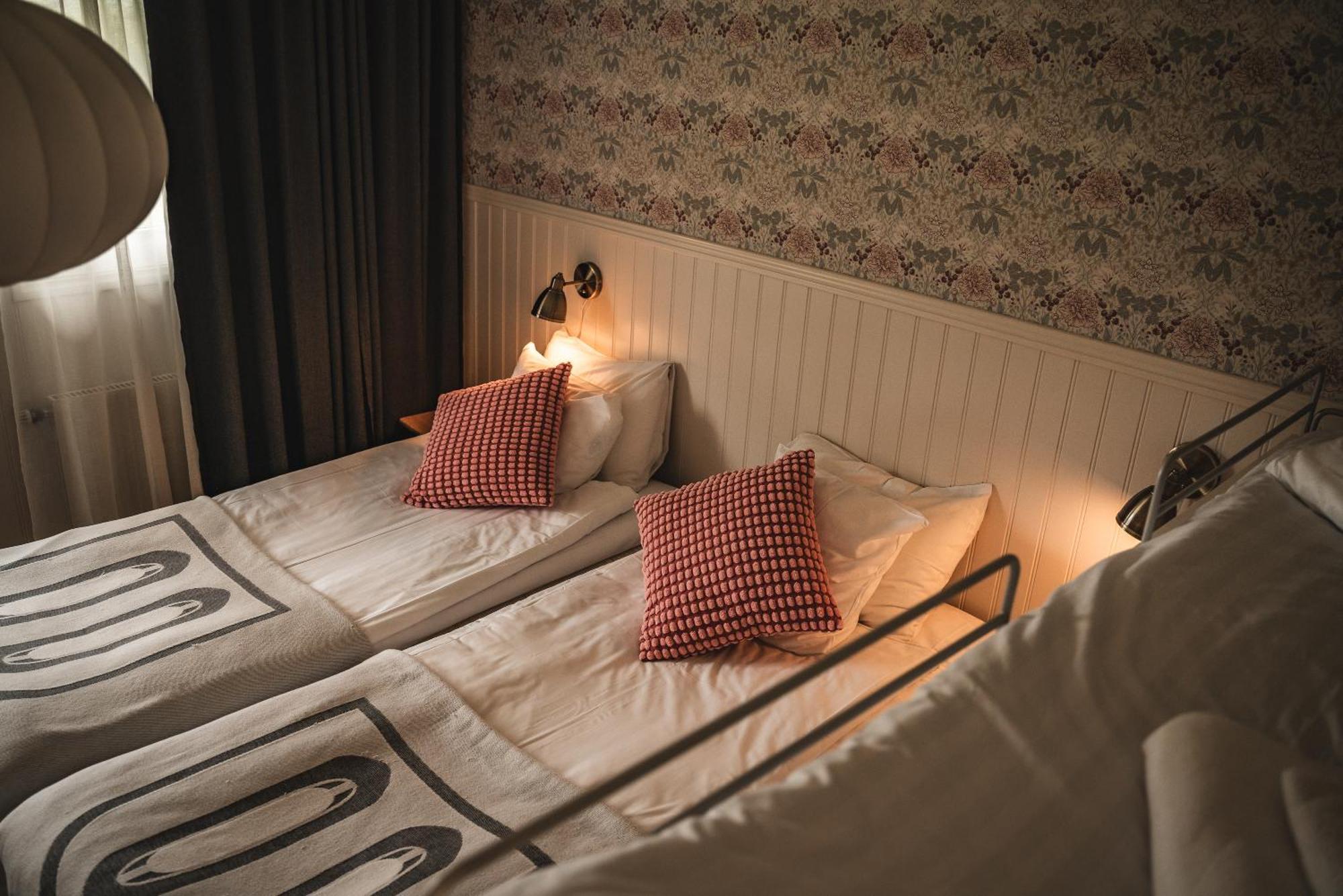 Tva Skyttlar Hotel Orby ภายนอก รูปภาพ