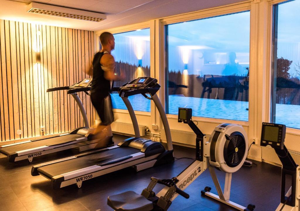 Tva Skyttlar Hotel Orby ภายนอก รูปภาพ